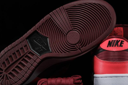 Powerful style: Nike Dunk Low SB Laser Crimson